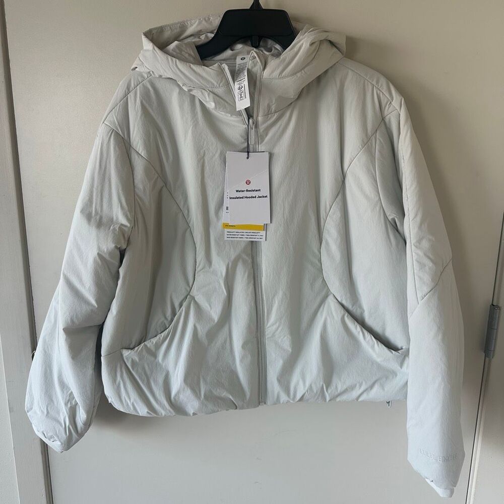 NWT XS Lululemon Lightweight Water-Resistant Insulated Hooded Jacket - Bone